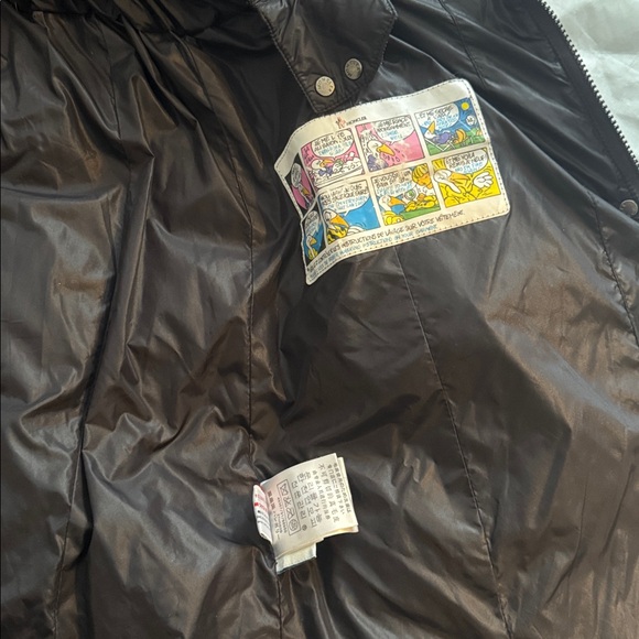 100% Authentic Moncler Black Puffer Coat with Hood - Picture 4 of 4